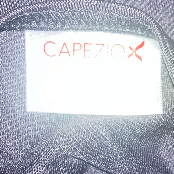 Girls -Capezio Leotard -Halter Snap - Picture 10 of 12